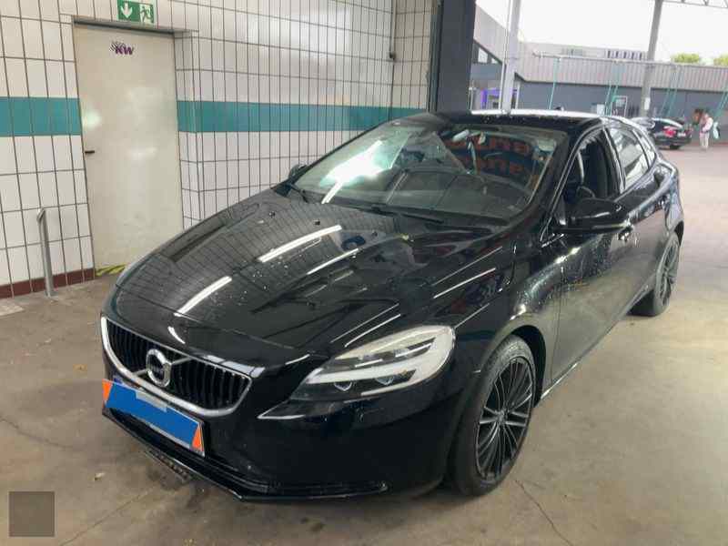 Slika vozila VOLVO V40