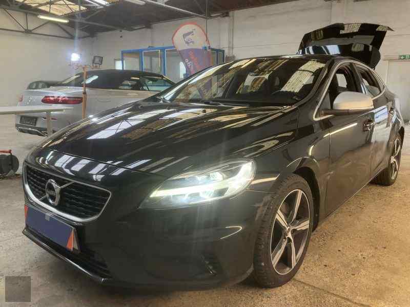 Slika vozila VOLVO V40