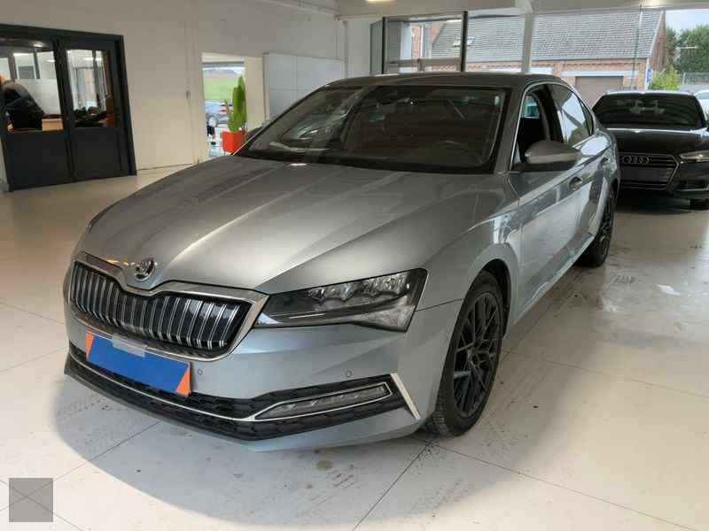 Slika vozila &Scaron;KODA Superb