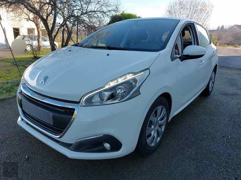 Slika vozila PEUGEOT 208