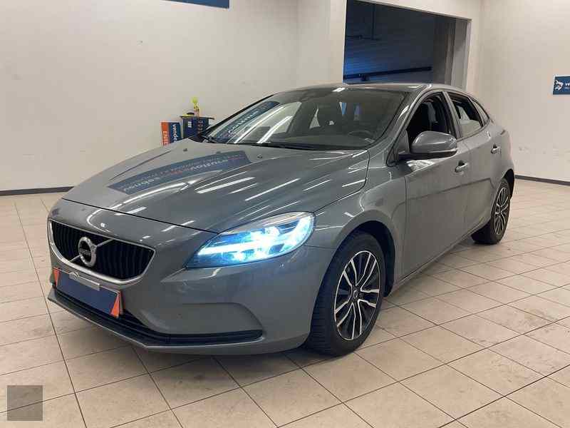 Slika vozila VOLVO V40