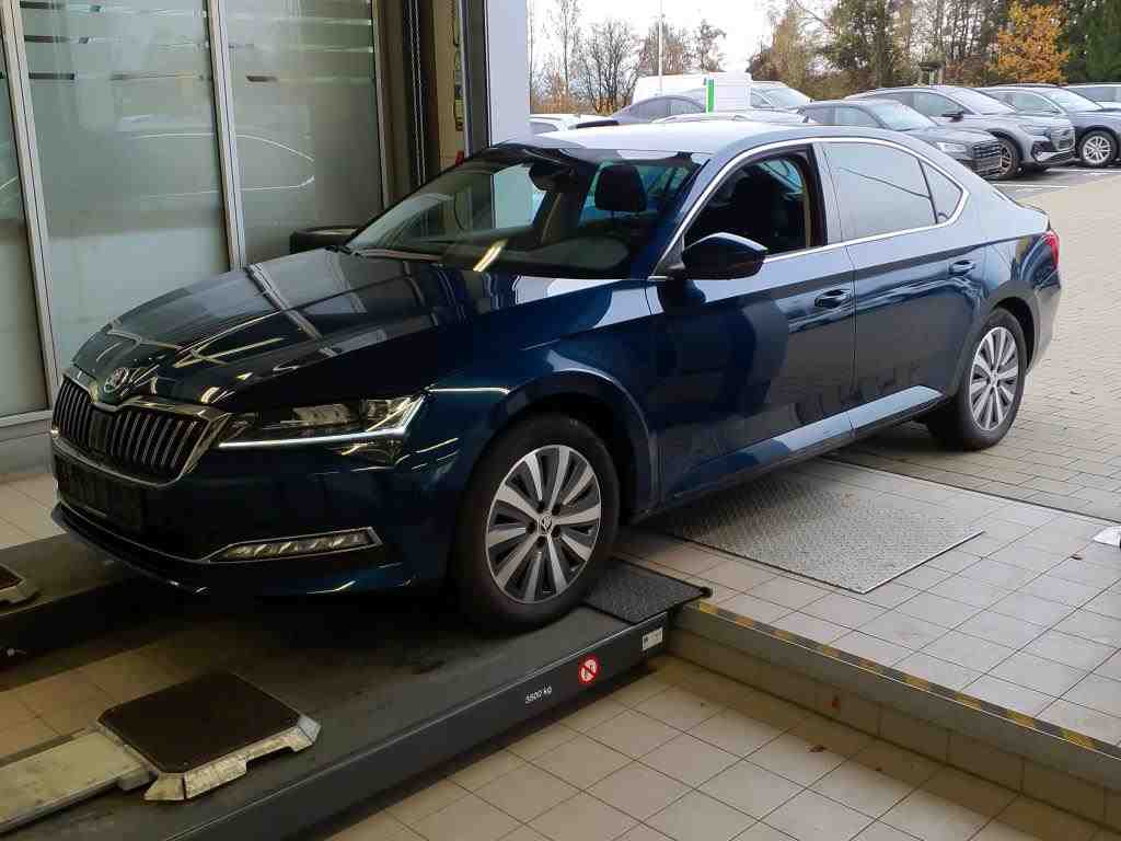 Slika vozila &Scaron;KODA Superb