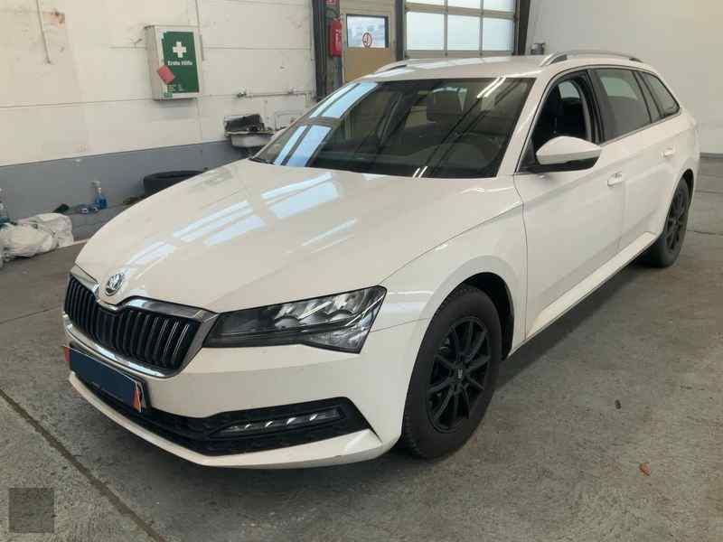 Slika vozila &Scaron;KODA Superb