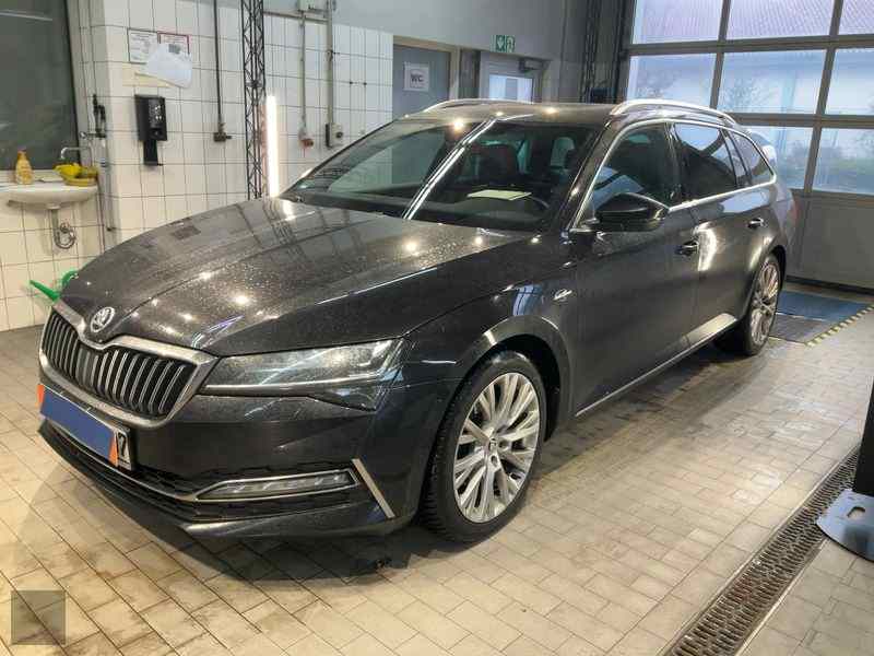 Slika vozila &Scaron;KODA Superb