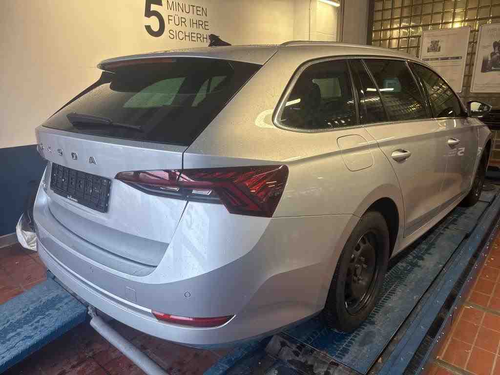 Slika vozila &Scaron;KODA Octavia