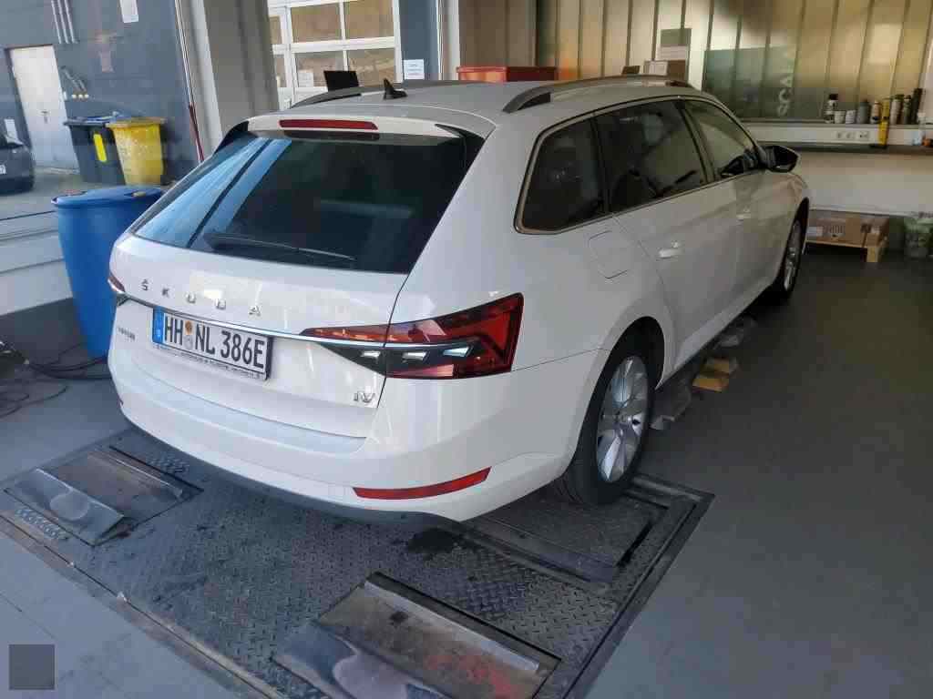 Slika vozila &Scaron;KODA Superb