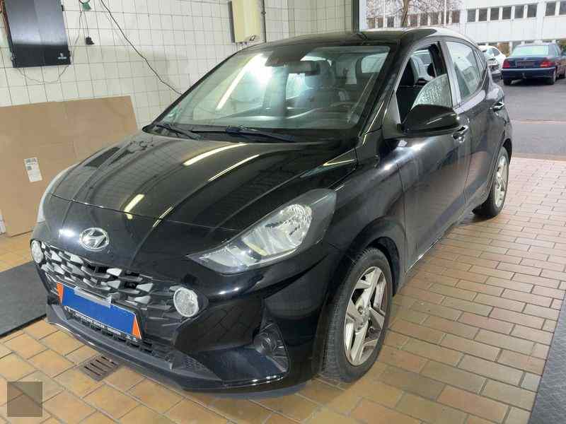 Car image HYUNDAI i10