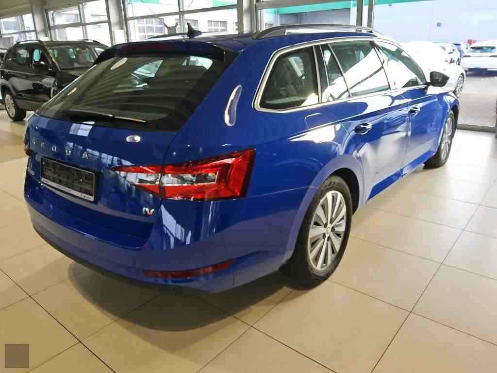 Slika vozila &Scaron;KODA Superb