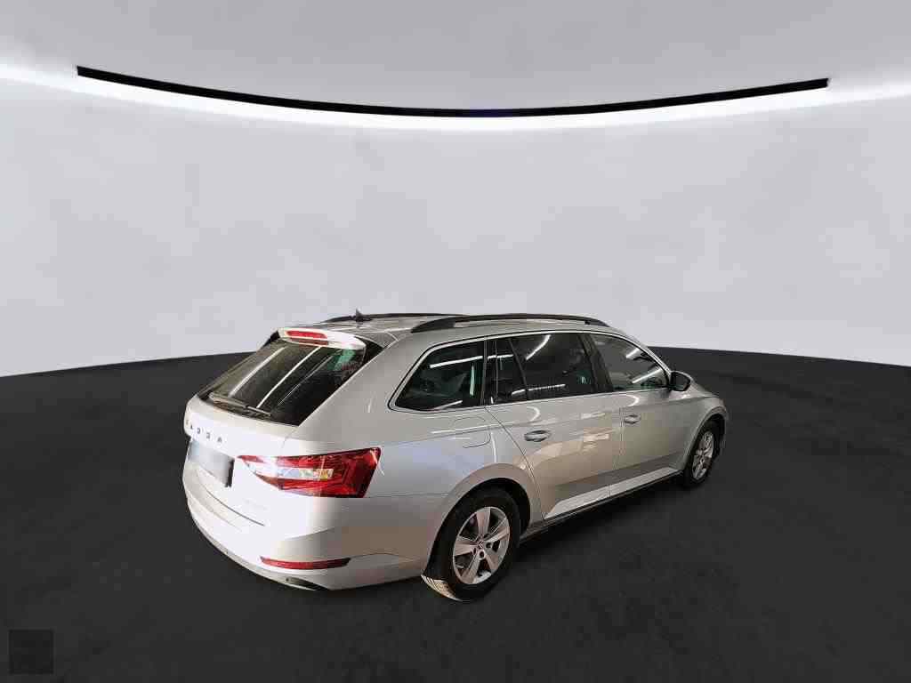 Slika vozila &Scaron;KODA Superb