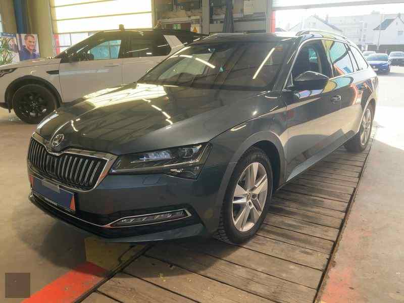 Slika vozila &Scaron;KODA Superb