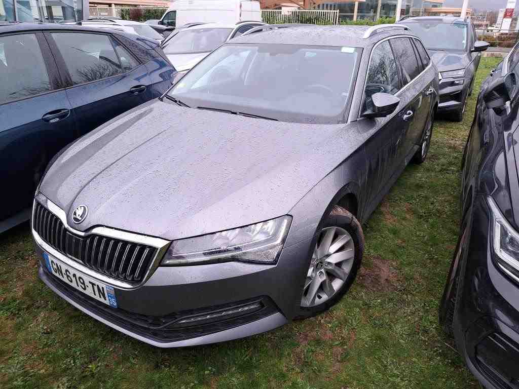 Slika vozila &Scaron;KODA Superb