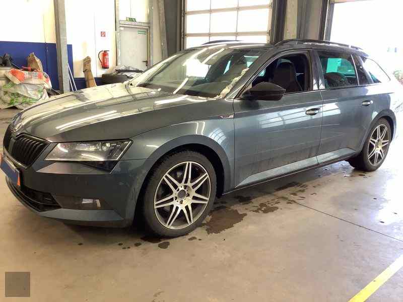 Slika vozila &Scaron;KODA Superb