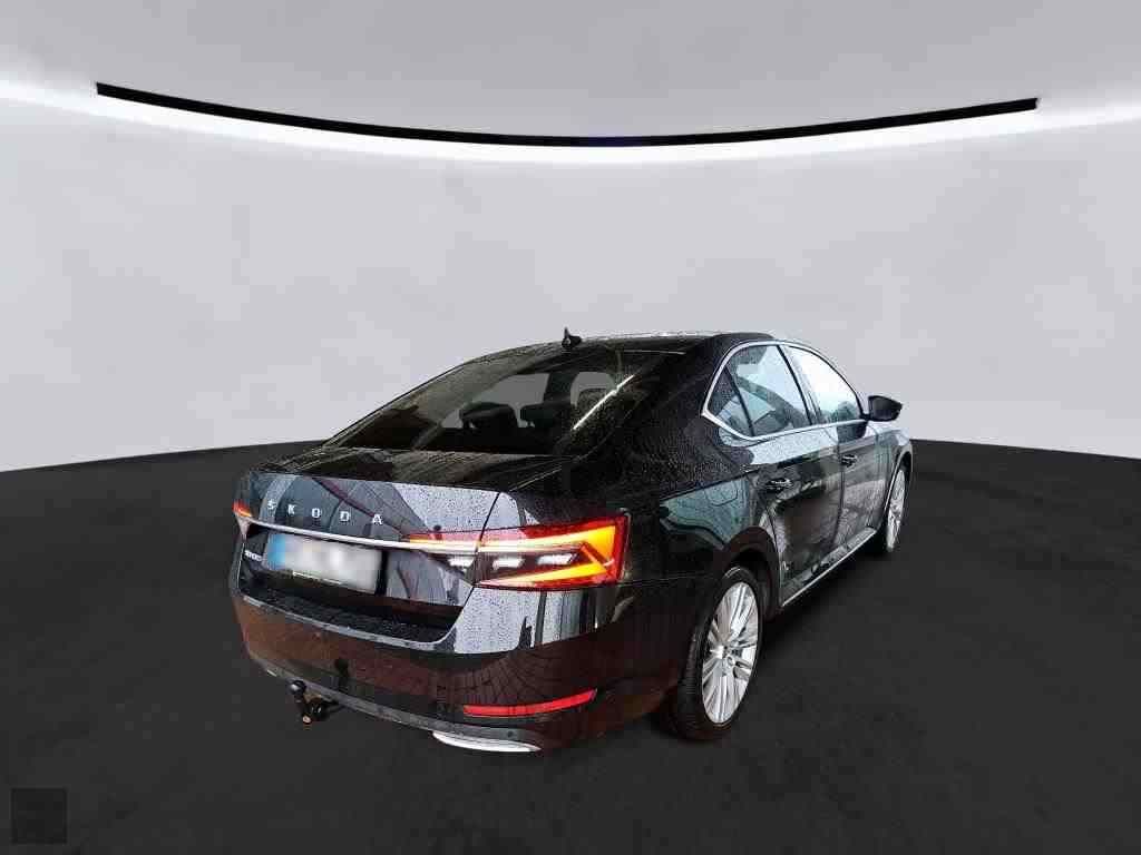 Slika vozila &Scaron;KODA Superb