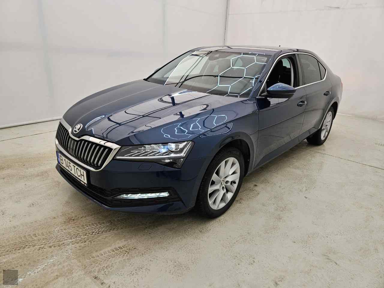 Slika vozila &Scaron;KODA Superb