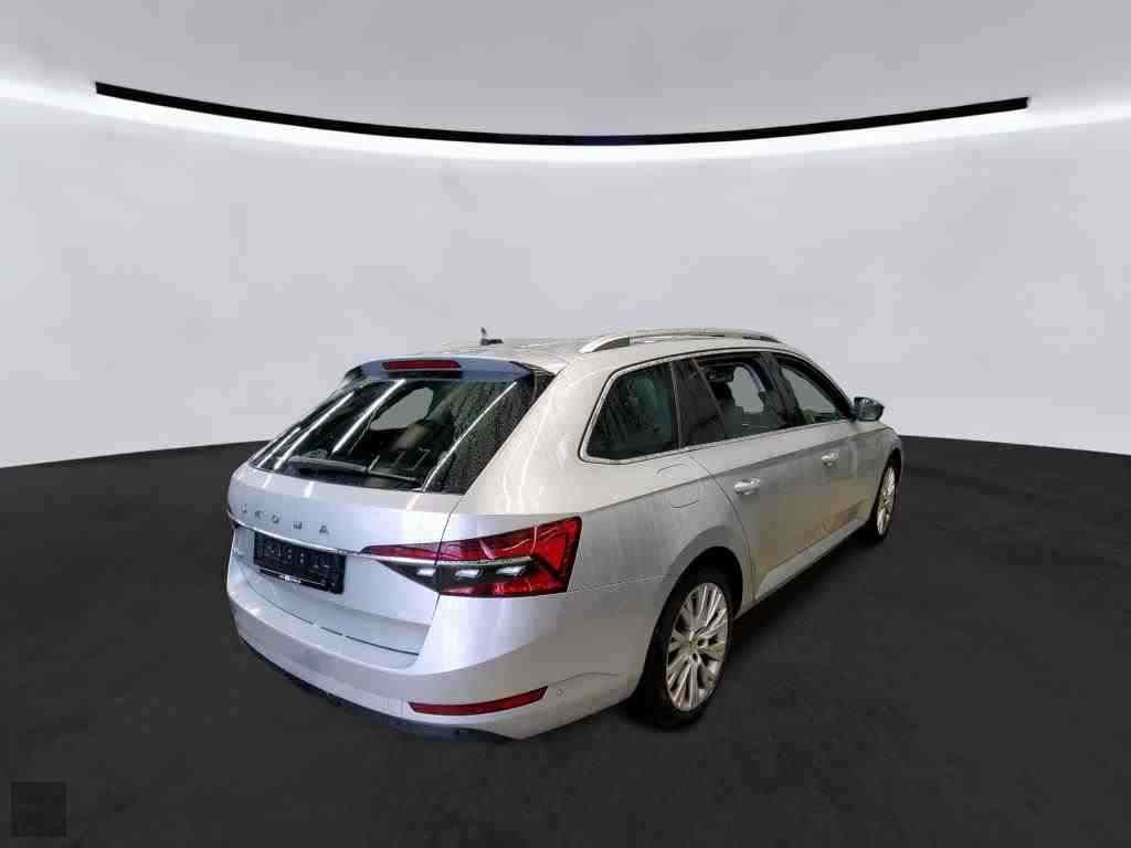 Slika vozila &Scaron;KODA Superb