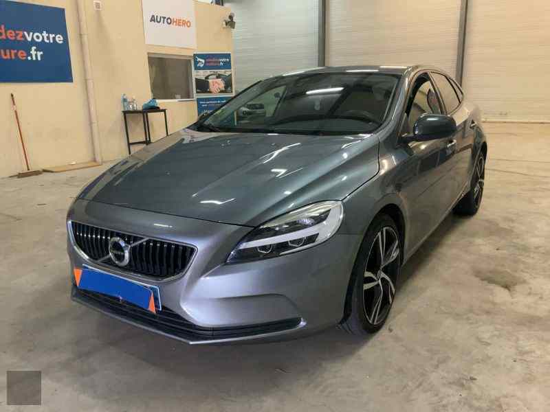Slika vozila VOLVO V40