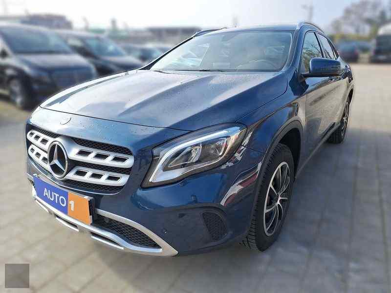 Slika vozila MERCEDES-BENZ GLA-Class