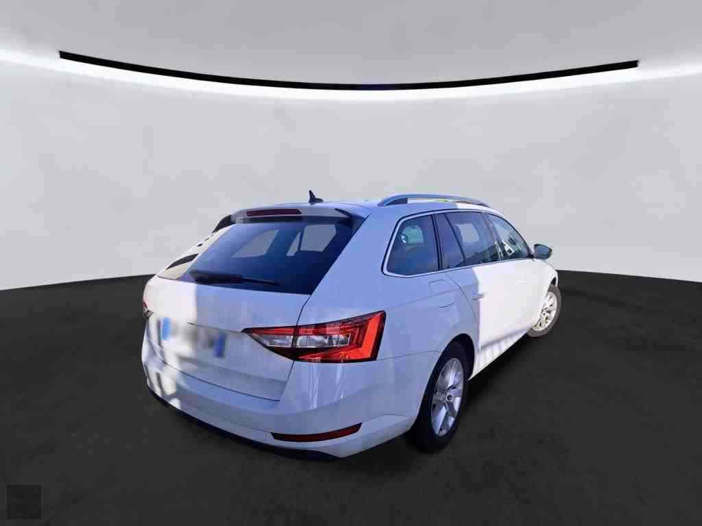 Slika vozila &Scaron;KODA Superb