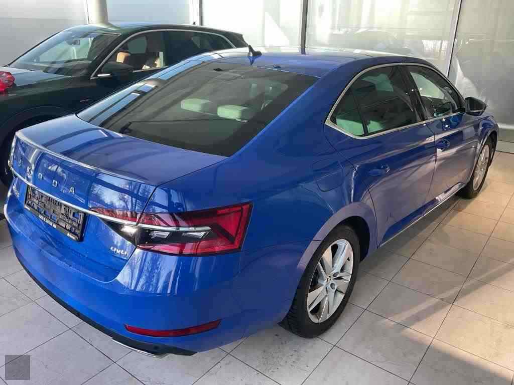 Slika vozila &Scaron;KODA Superb