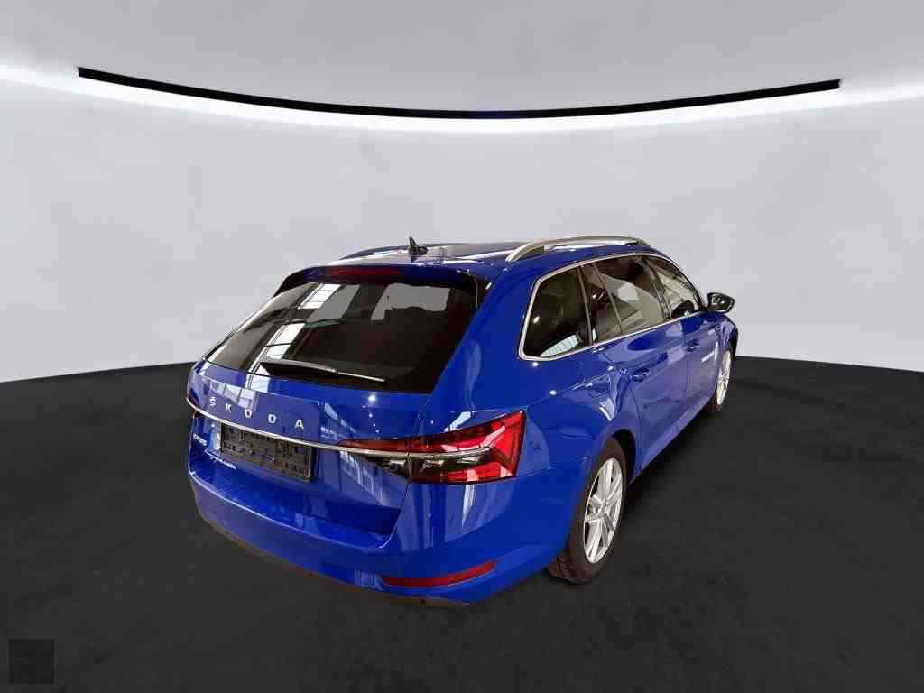 Slika vozila &Scaron;KODA Superb