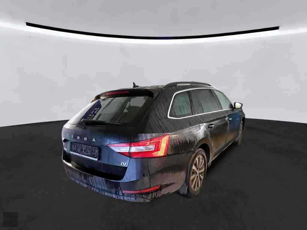 Slika vozila &Scaron;KODA Superb