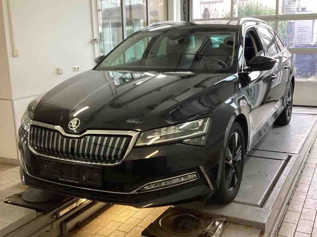 Slika vozila &Scaron;KODA Superb