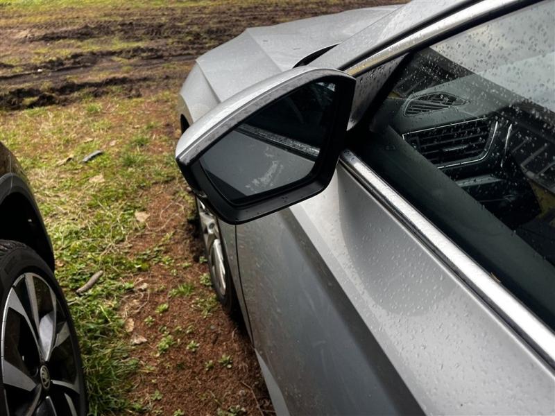 Slika vozila &Scaron;KODA Superb