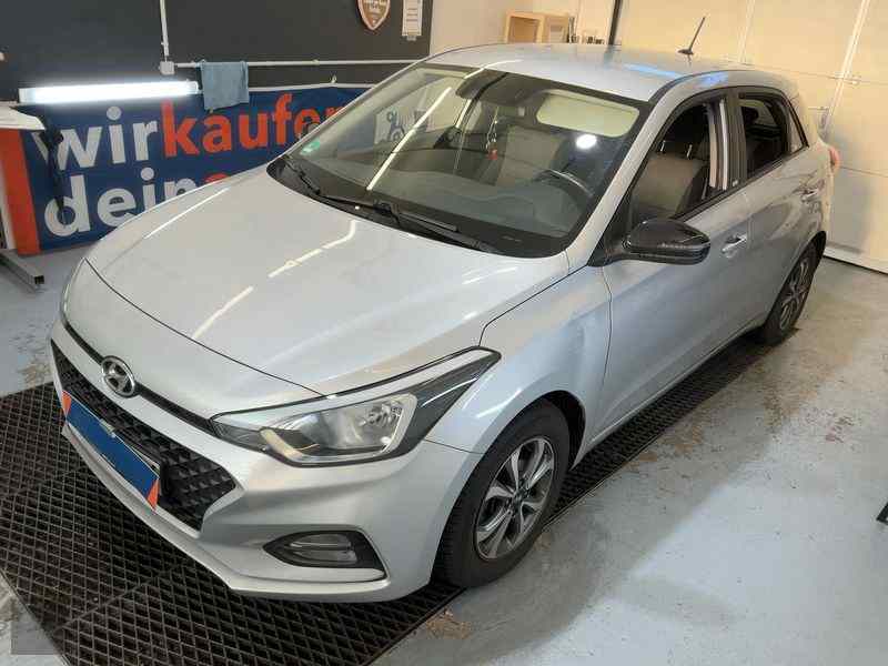 Slika vozila HYUNDAI i20