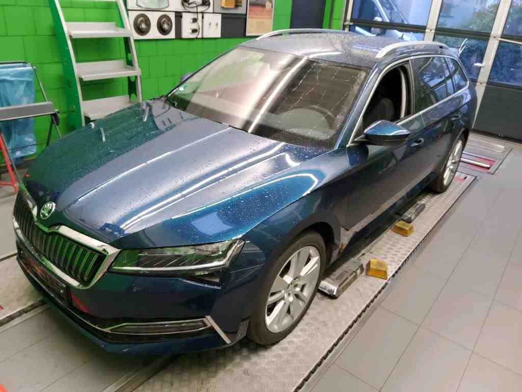 Slika vozila &Scaron;KODA Superb