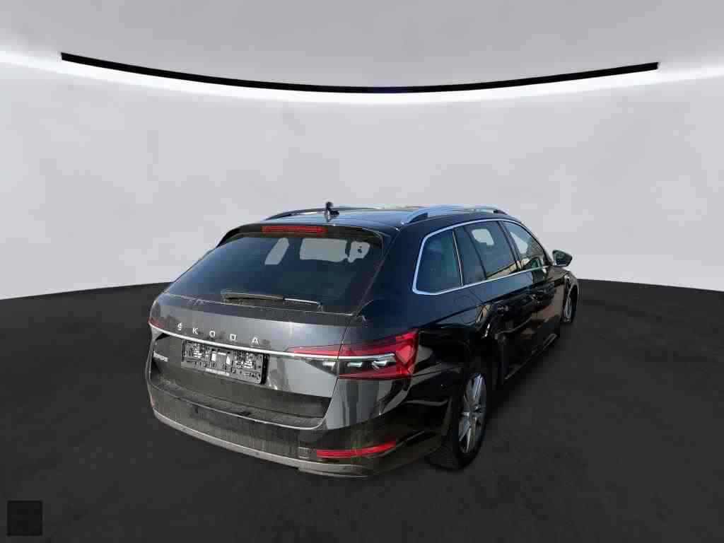 Slika vozila &Scaron;KODA Superb