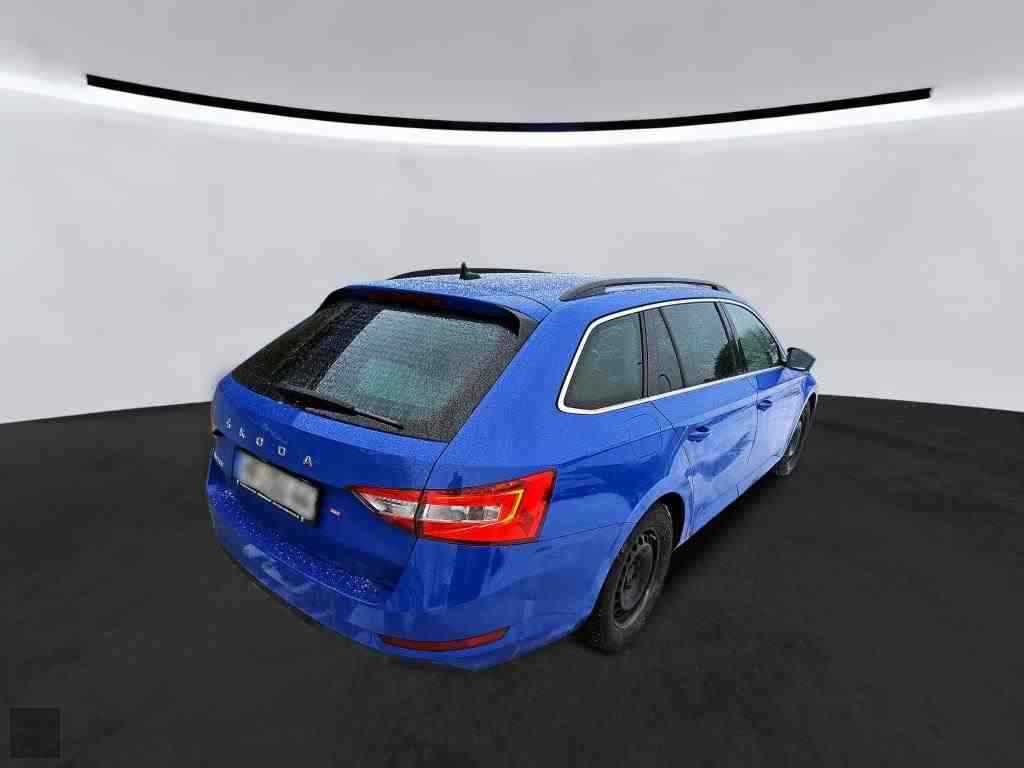 Slika vozila &Scaron;KODA Superb