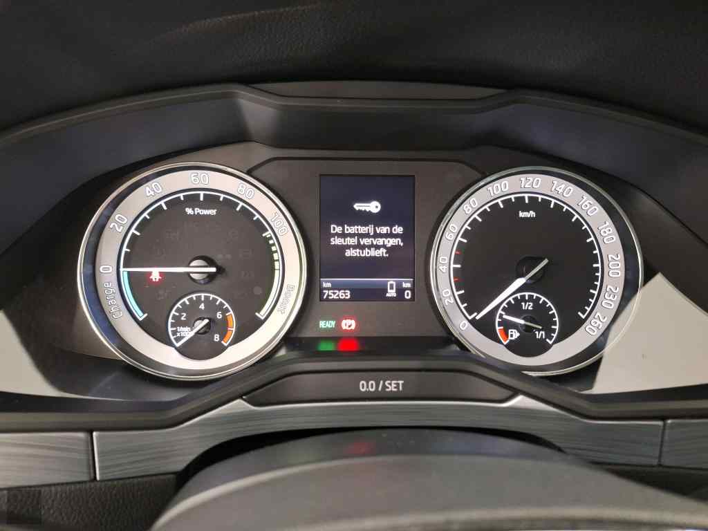 Slika vozila &Scaron;KODA Superb