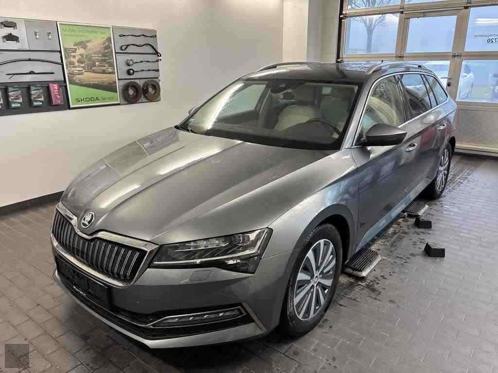 Slika vozila &Scaron;KODA Superb