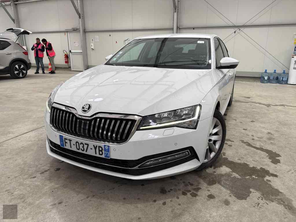 Slika vozila &Scaron;KODA Superb