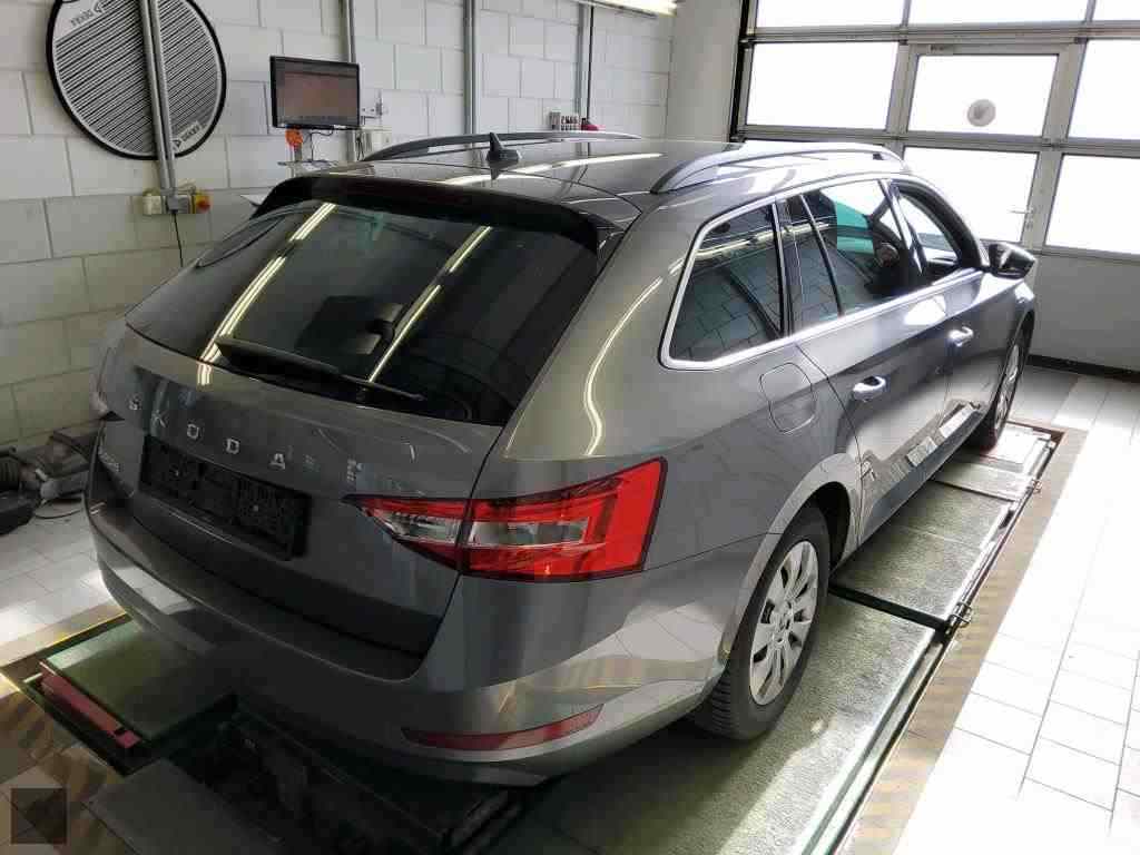 Slika vozila &Scaron;KODA Superb