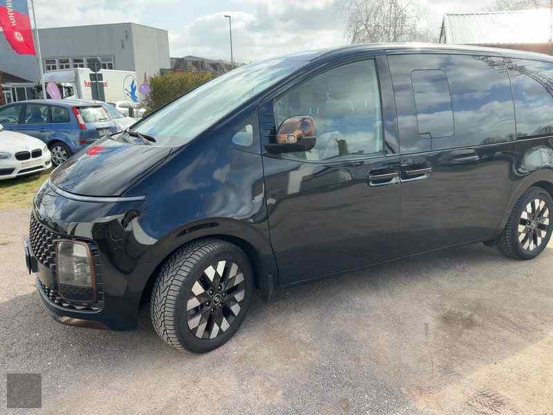 Slika vozila HYUNDAI Staria