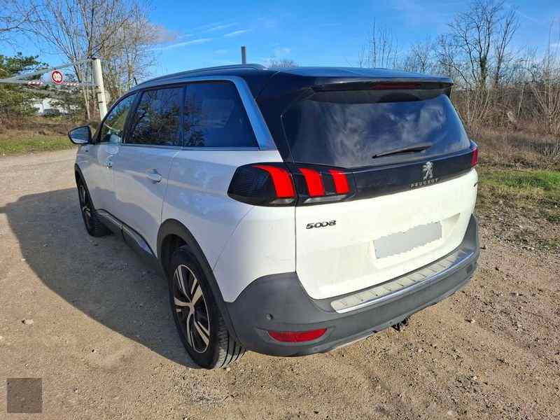 Slika vozila PEUGEOT 5008