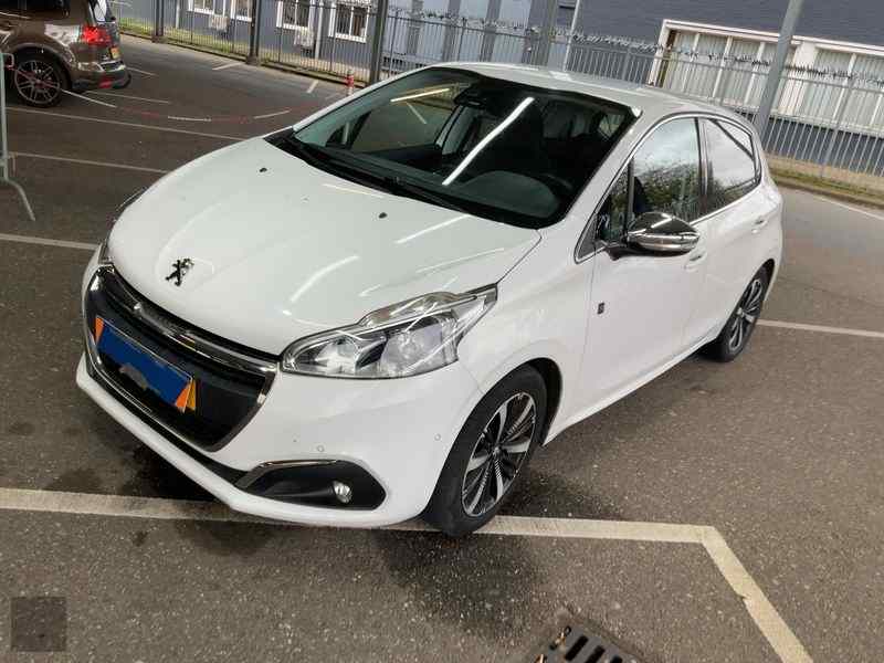 Slika vozila PEUGEOT 208