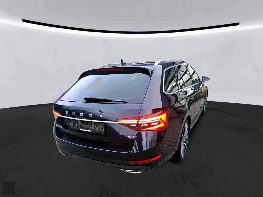 Slika vozila &Scaron;KODA Superb