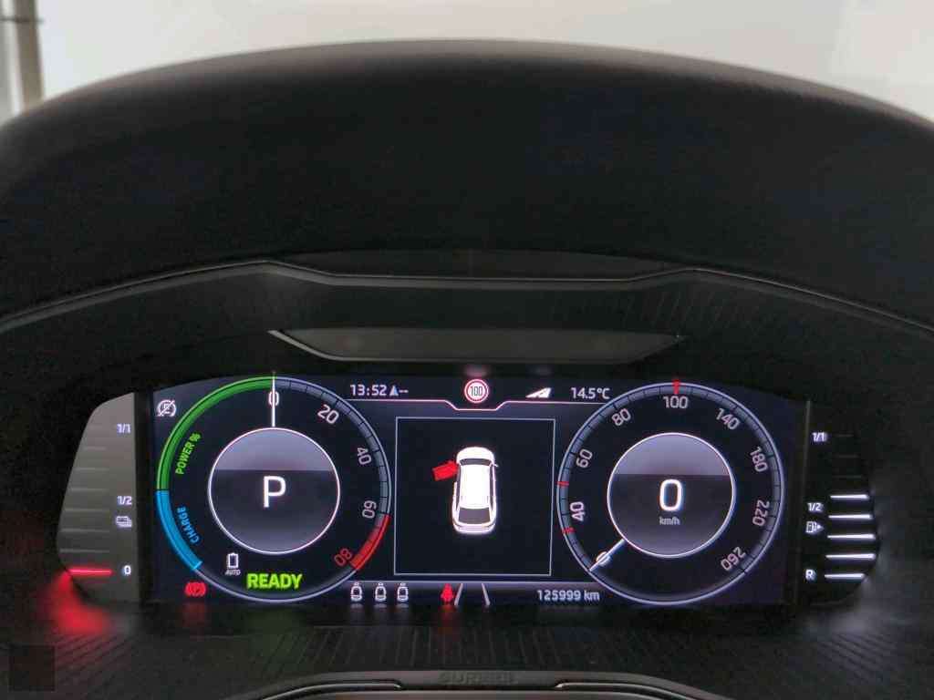 Slika vozila &Scaron;KODA Superb