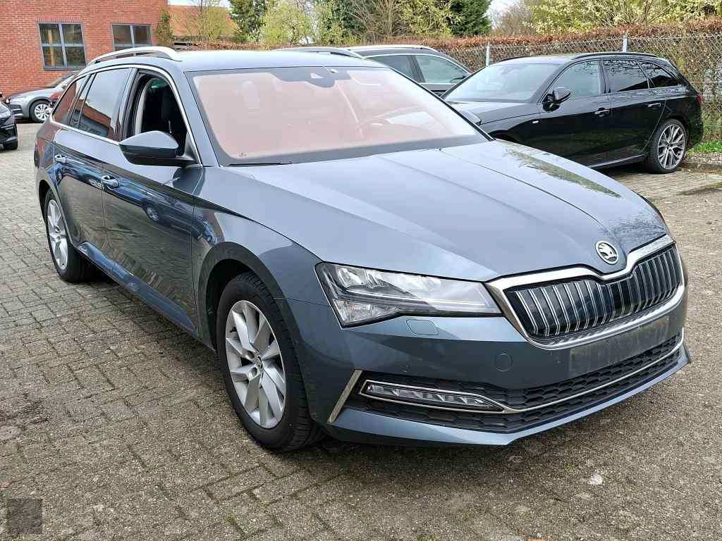 Slika vozila &Scaron;KODA Superb