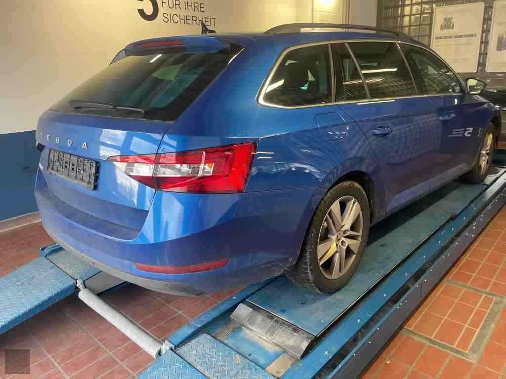 Slika vozila &Scaron;KODA Superb