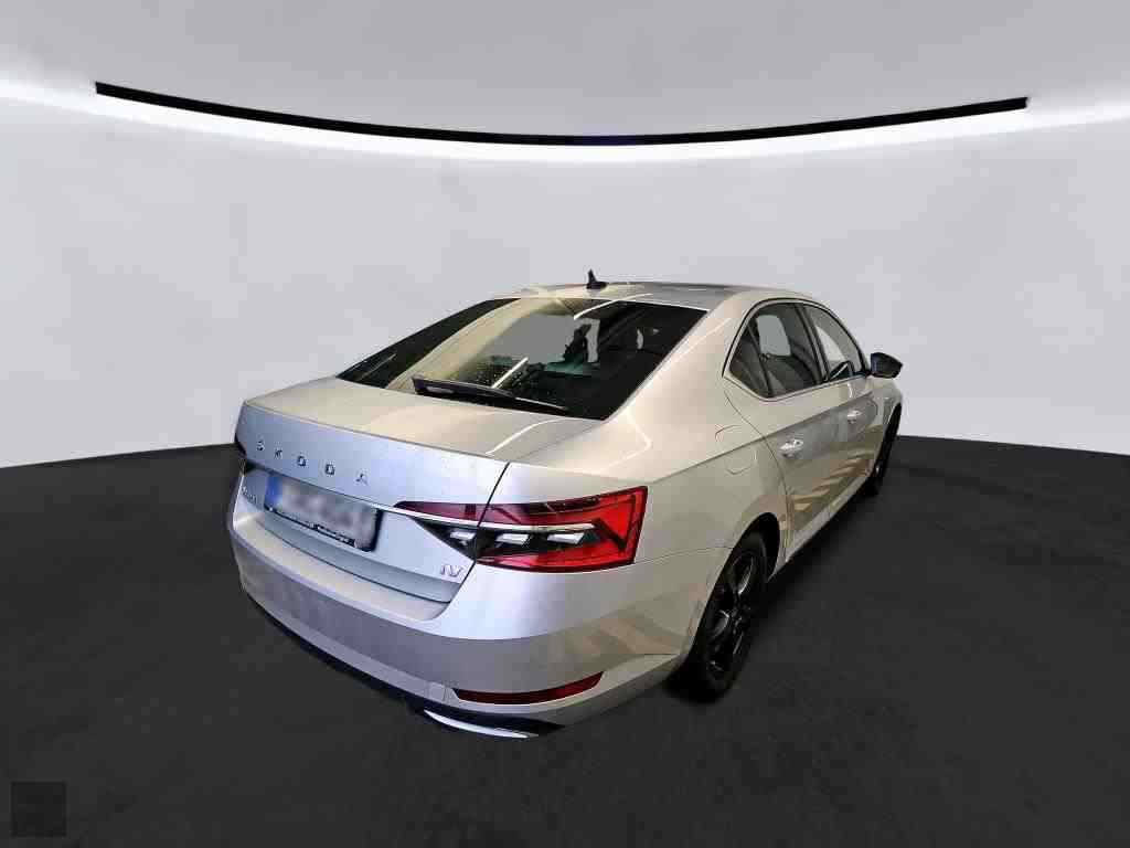 Slika vozila &Scaron;KODA Superb