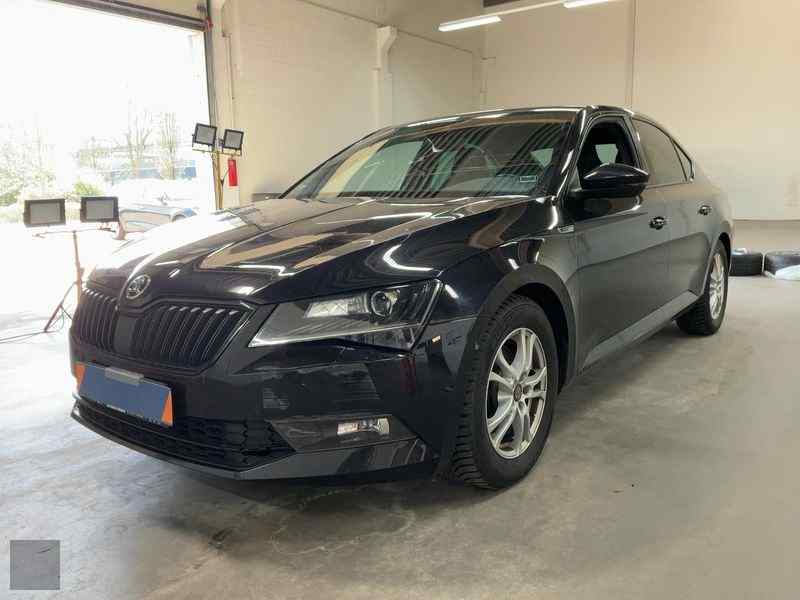 Slika vozila &Scaron;KODA Superb