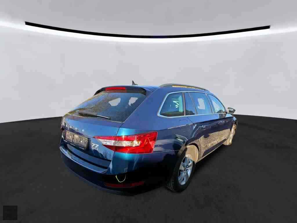 Slika vozila &Scaron;KODA Superb