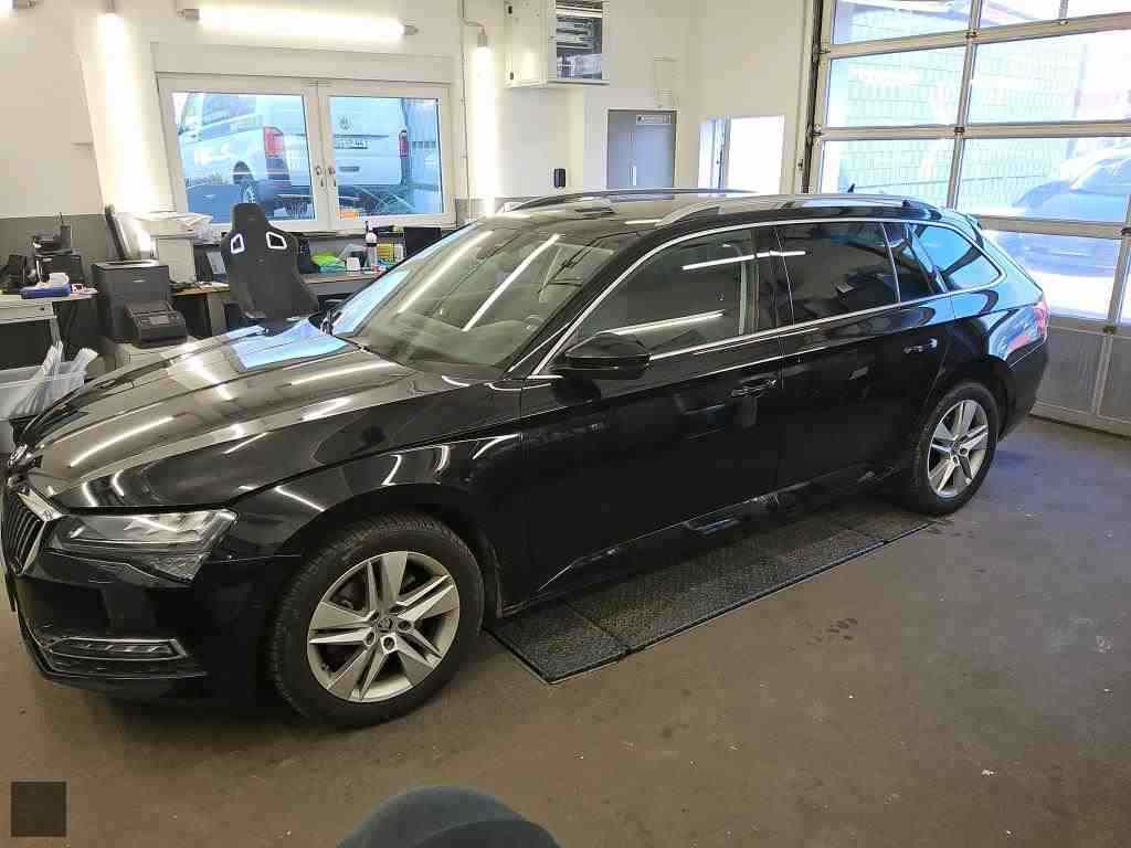 Slika vozila &Scaron;KODA Superb