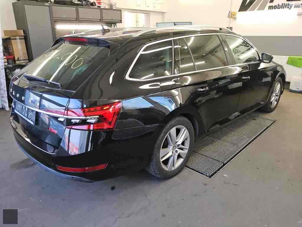 Slika vozila &Scaron;KODA Superb