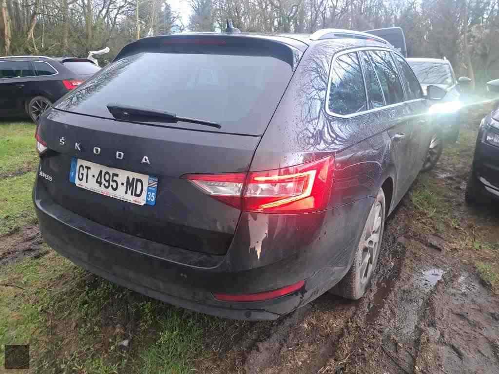 Slika vozila &Scaron;KODA Superb