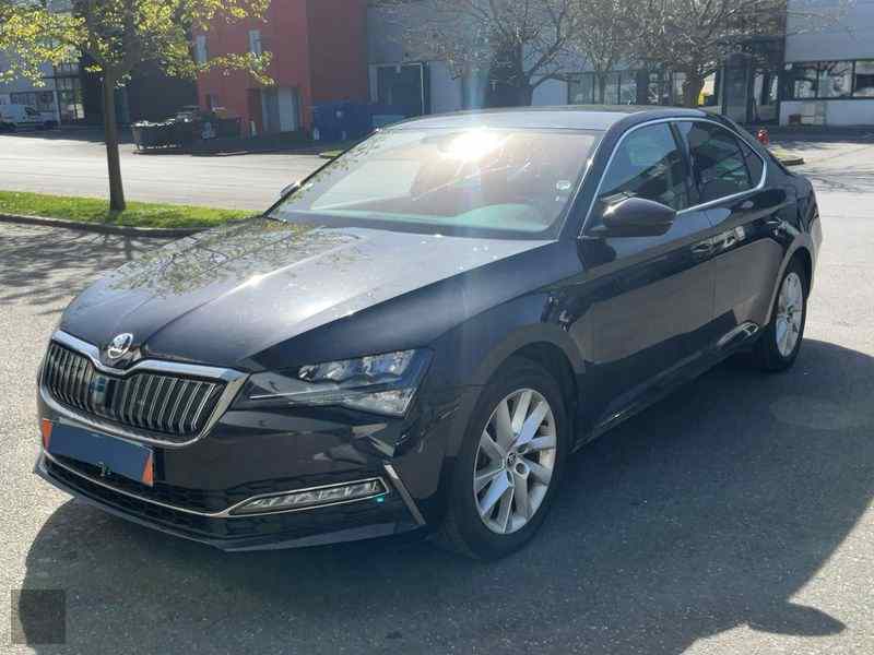 Slika vozila &Scaron;KODA Superb