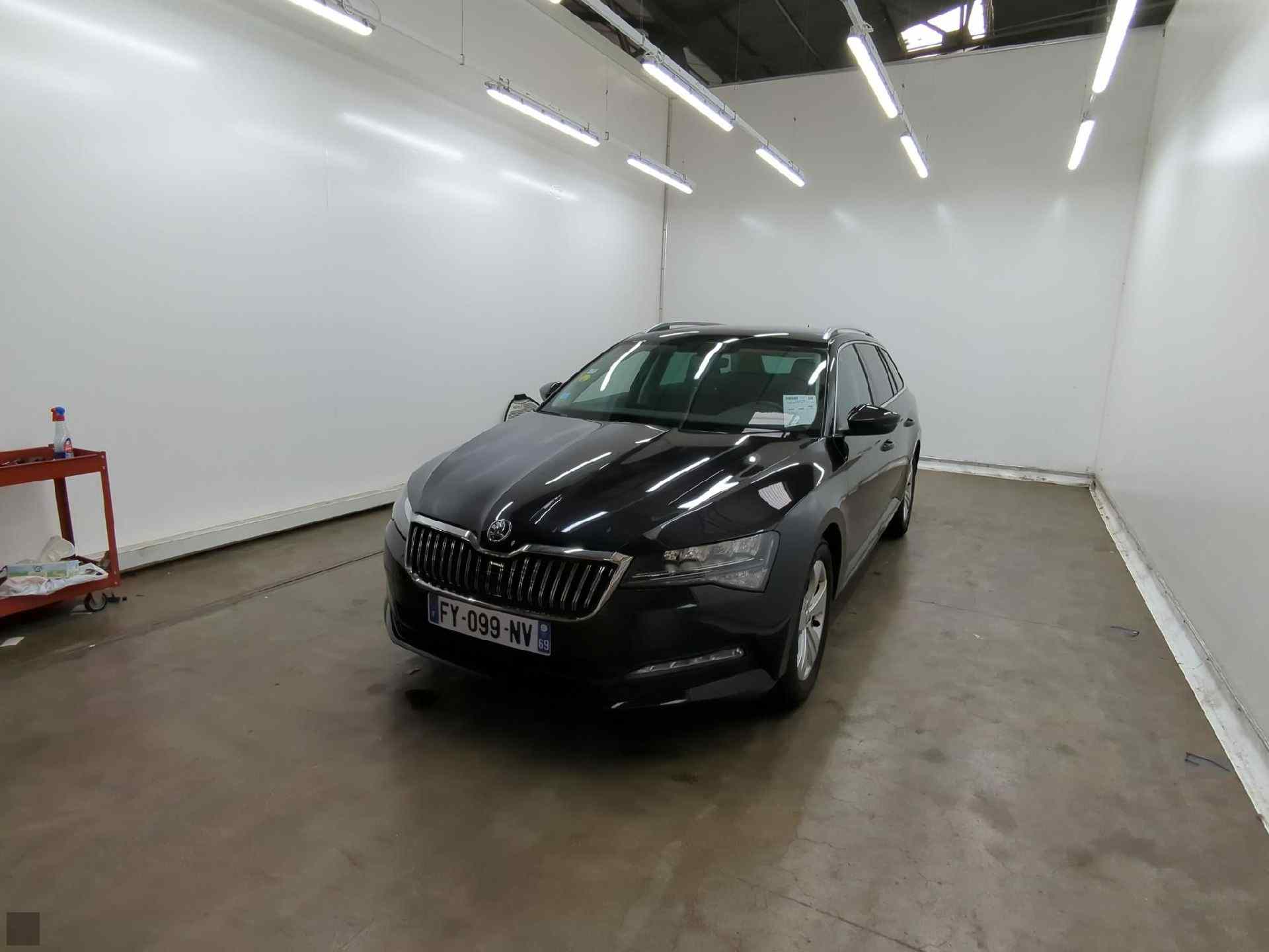 Slika vozila &Scaron;KODA Superb